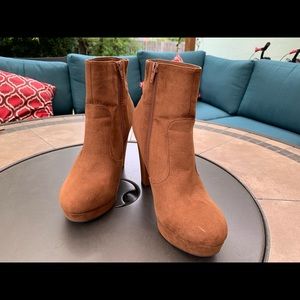 💕Sold 💕Mossimo ankle boots